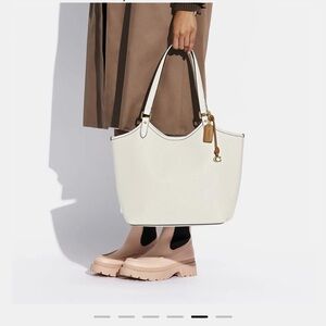 Coach Leather Day Tote Bag in the color Chalk NWOT